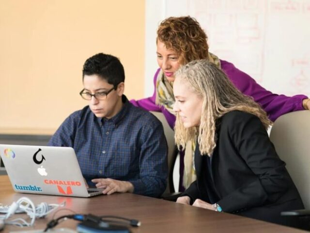 How 4thPointer Elevates Businesses through Software Solutions