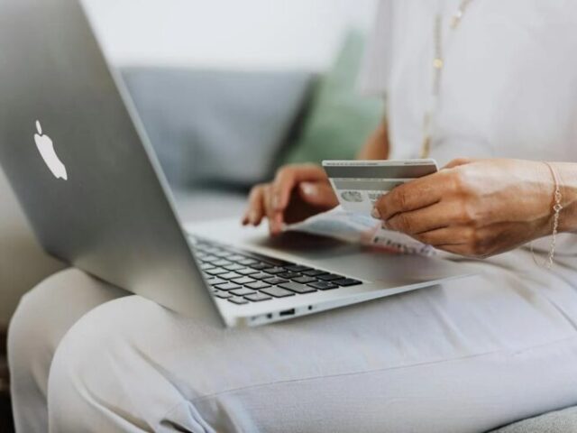 Approach to High-Performance E-Commerce Development