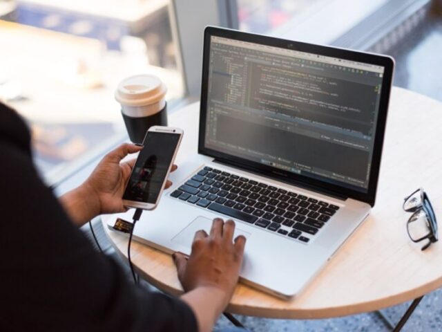 Your Guide to Custom Software Development with 4thPointer